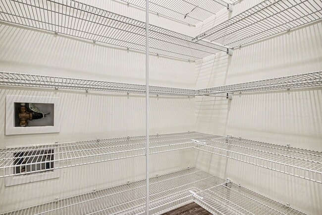 Building Photo - 3BR Like-New Townhome –  Morrisville RTP RDU