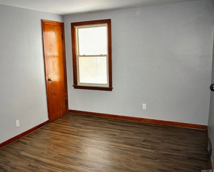 Building Photo - 110 Waverly Ave