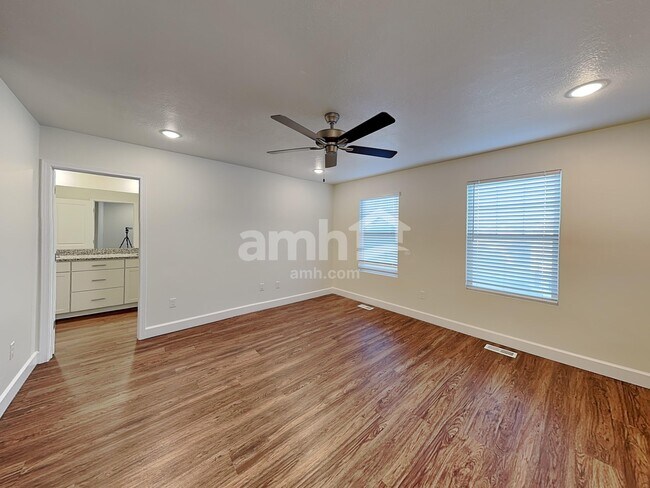 Building Photo - 11128 S Seagrass Dr