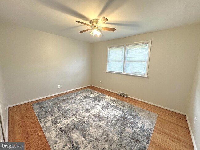 Building Photo - 310 Fish Pond Rd