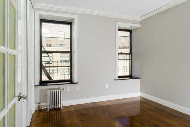 Building Photo - 334 E 100th St