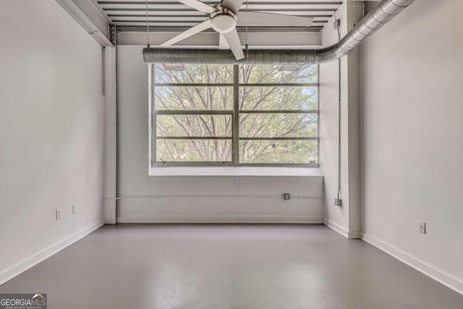 Building Photo - 400 Village Pkwy