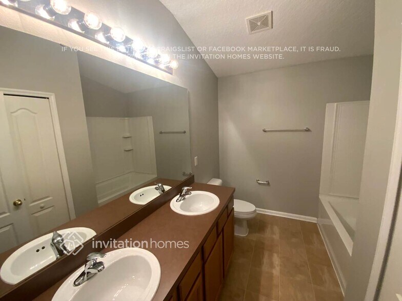 Building Photo - 2647 Oak Haven Dr