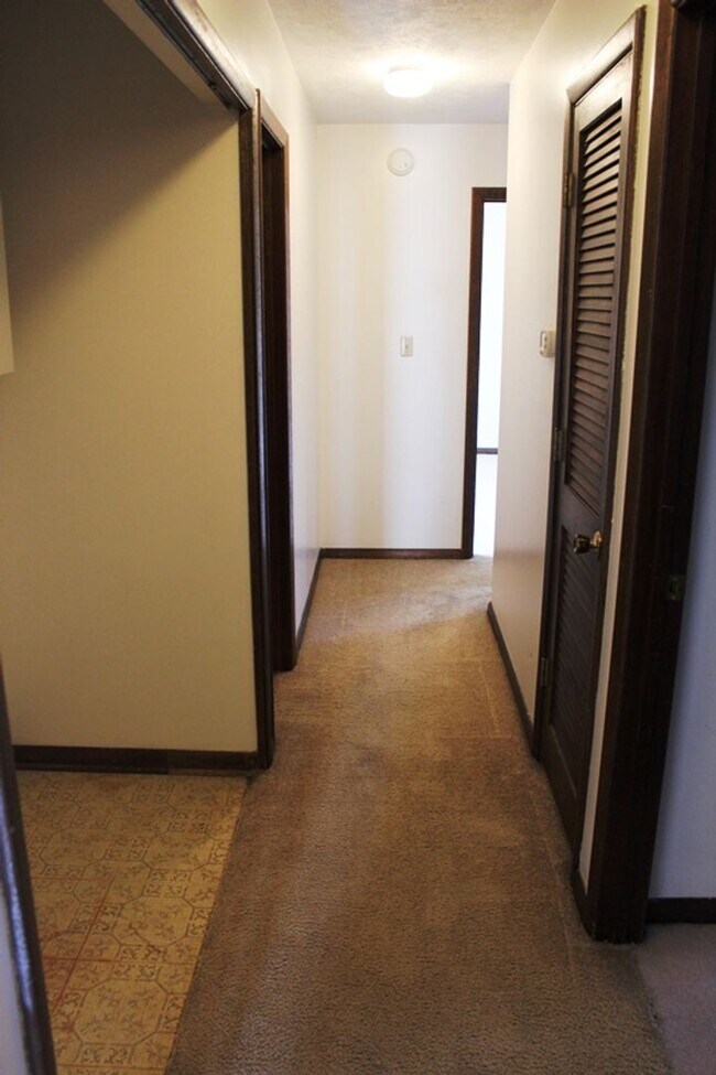 Building Photo - Spacious home in East Manhattan!