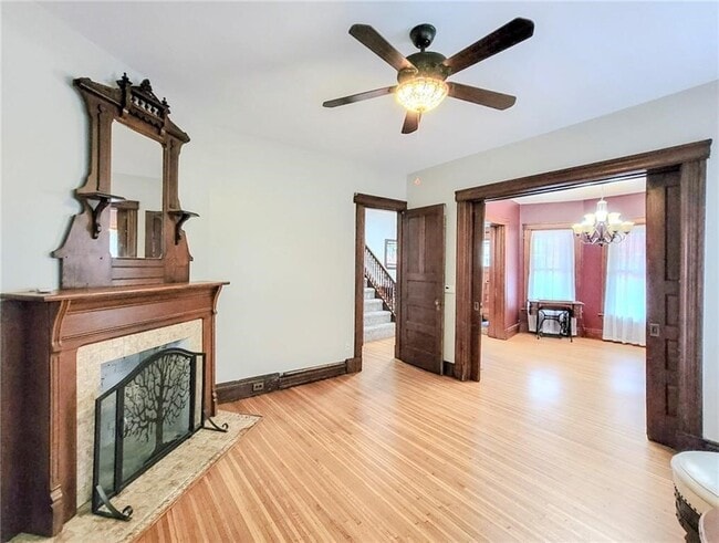 Building Photo - 44 Elmhurst St