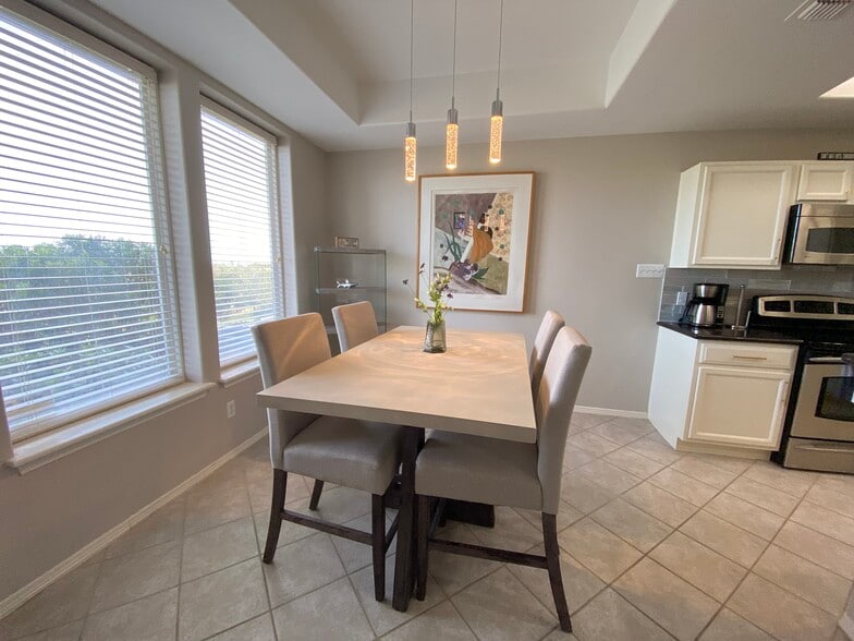 Building Photo - 9 Harbor Town