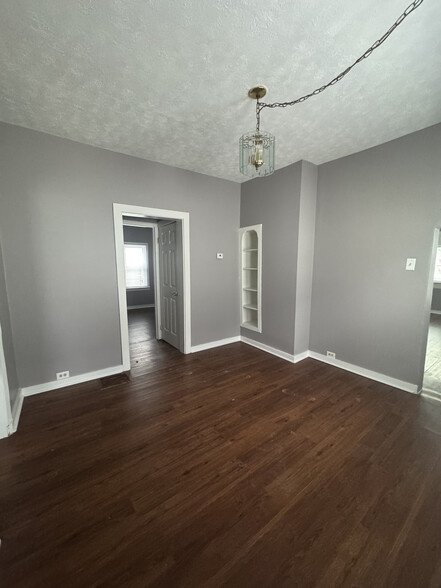 Dining Room - 924 Burton Ave