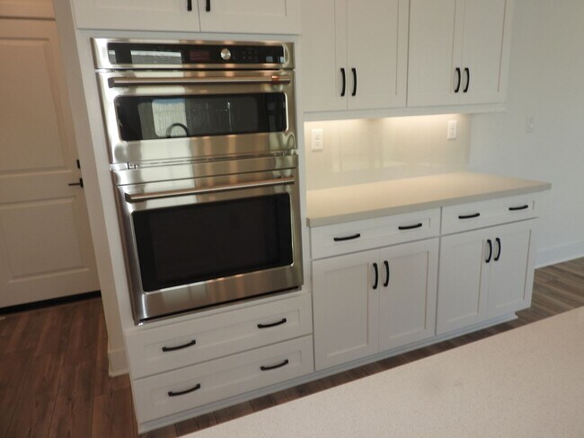 Building Photo - Brand New Smart Home in Granite Bay Beauty With Solar!!