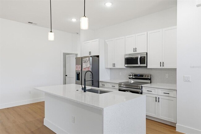 Building Photo - 6531 SW 131 Pl