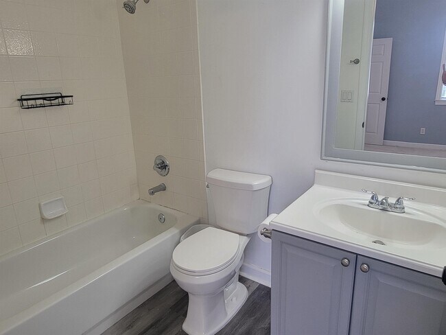 Building Photo - 3773 Overlook Dr
