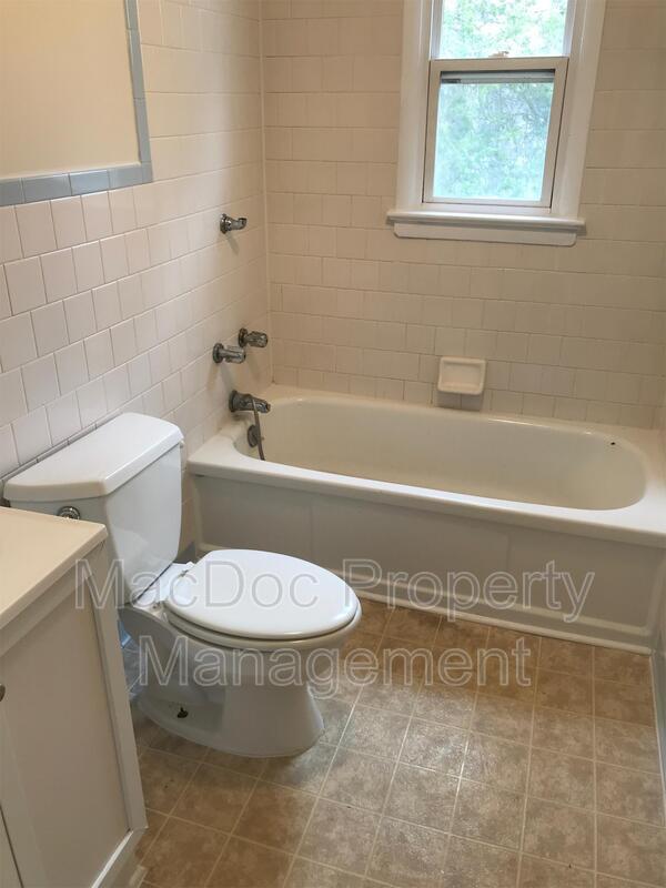 Building Photo - 217 Hillcrest Dr