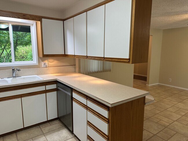 Building Photo - Beautiful 3 bedroom 2 bath house in Thurston!