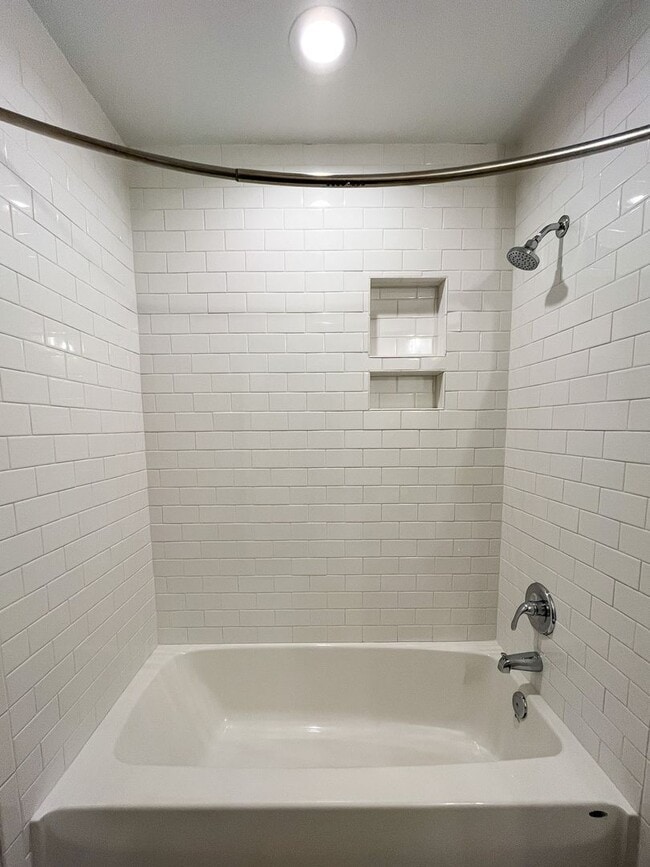 Building Photo - 1529 Birnam Dr