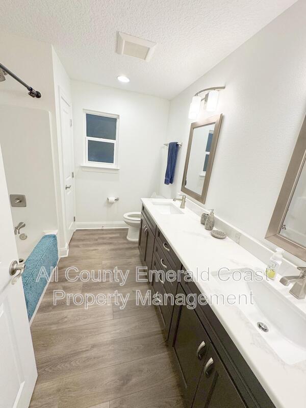 Building Photo - 481 Kelly St