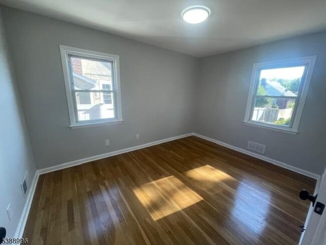 Building Photo - 752 Layton Dr