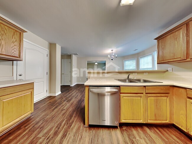 Building Photo - 6433 Grand Hickory Dr