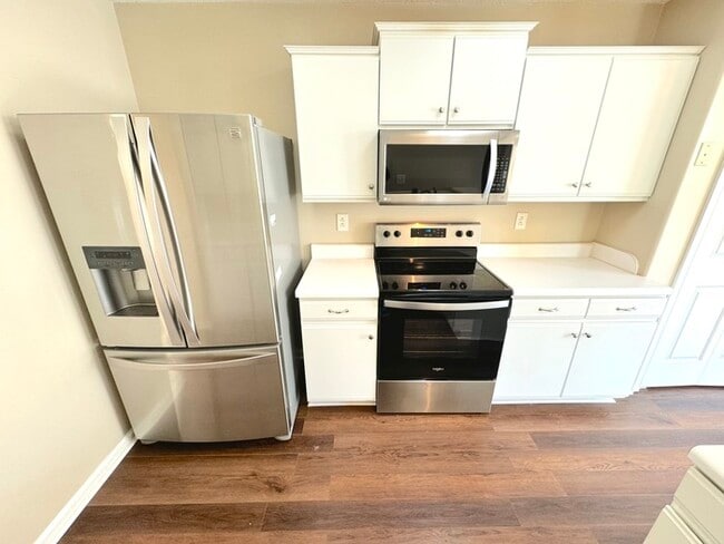 Building Photo - 3 BEDROOM CONDO FOR RENT IN CHESAPEAKE - A...
