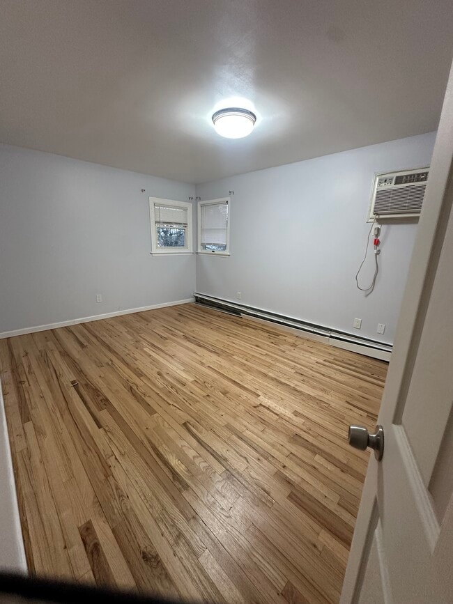 Building Photo - 163 Latham Rd