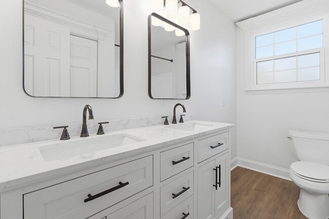 Building Photo - 17 Timberwood Ct