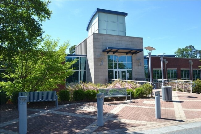 Building Photo - 205 E Broad St