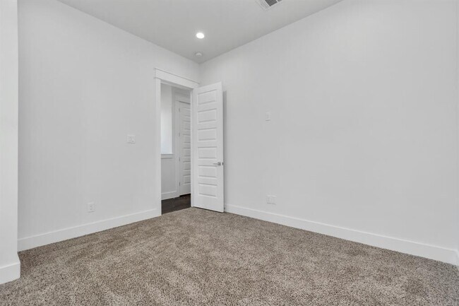Building Photo - 4722 Independence Hts Ln