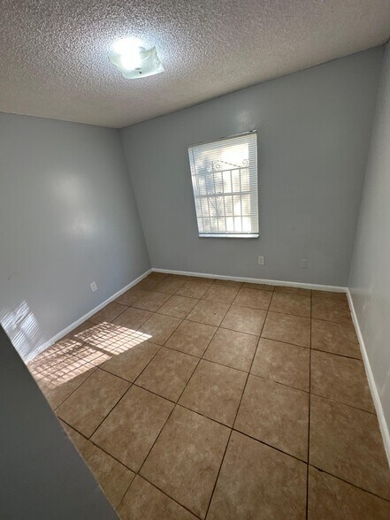 Building Photo - 712 Eaverson St