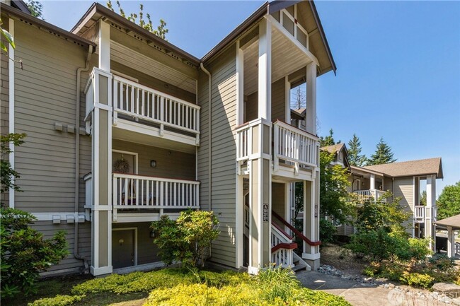 Building Photo - Charming 2-Bedroom Condo with Modern Touch...