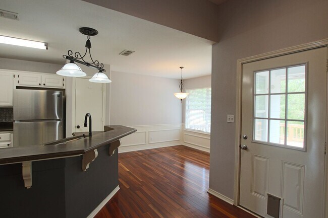 Building Photo - COMING SOON! Stunning 3 Bed 2 Bath Home in Lindale ISD!