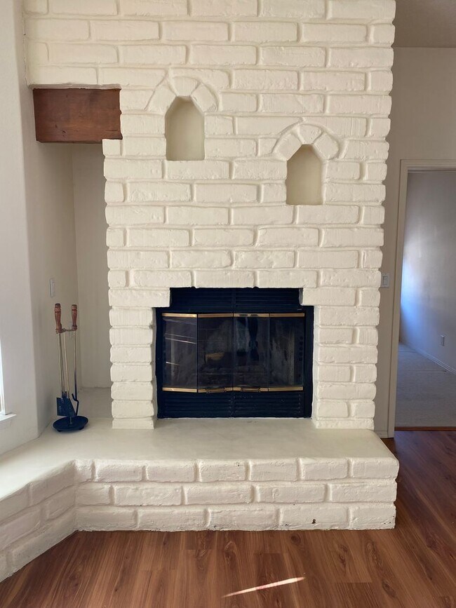 Building Photo - Beautiful 3-Bedroom Home in NW Albuquerque