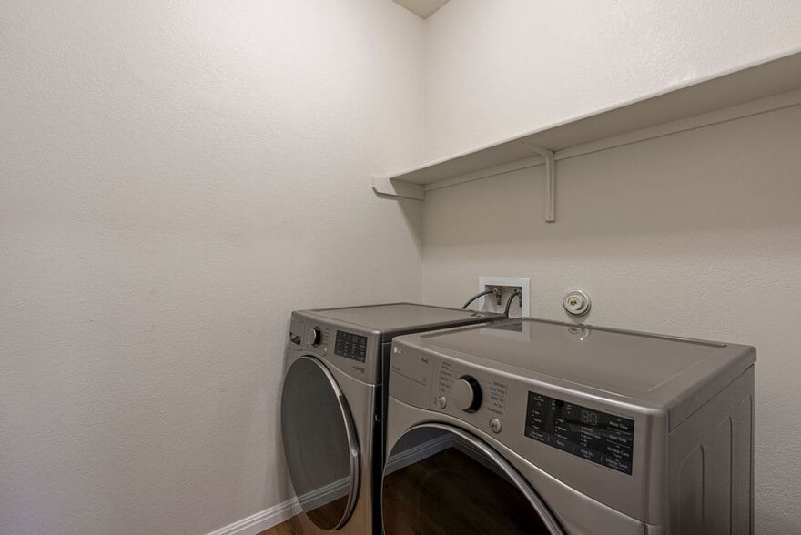 Building Photo - 3304 Ortman Dr