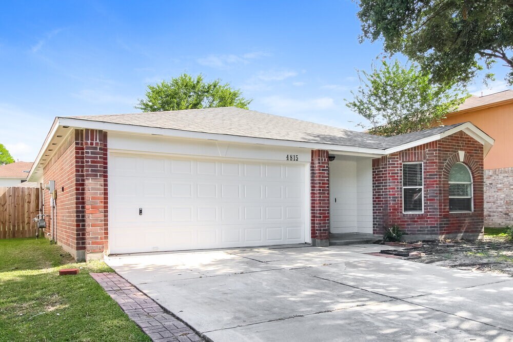 Building Photo - 4815 Gypsy Forest Dr