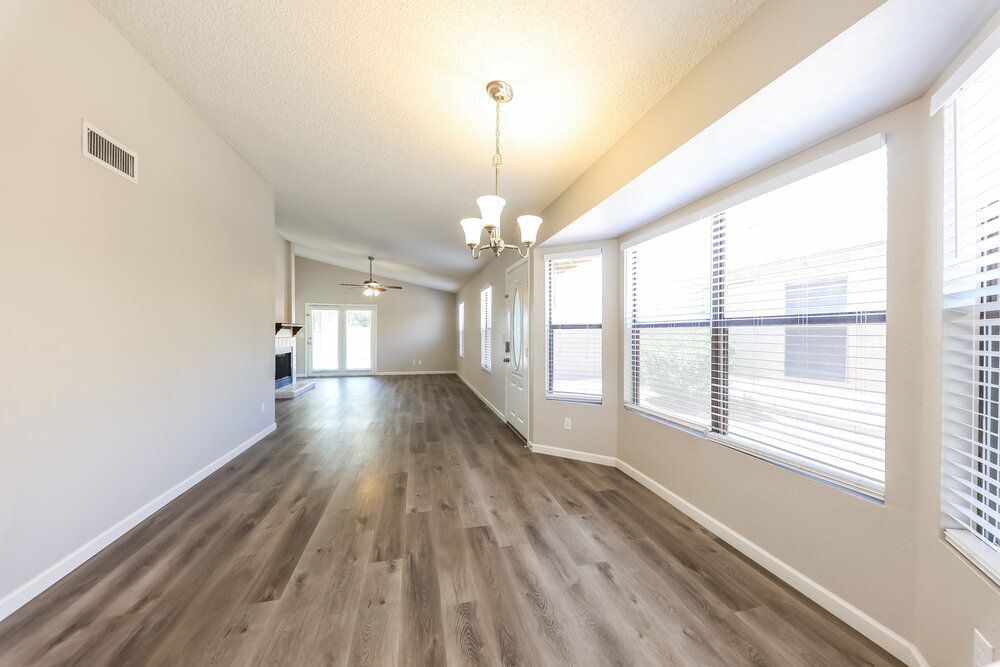 Building Photo - 8938 N 64th Ln