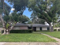Building Photo - 1903 Collier Dr