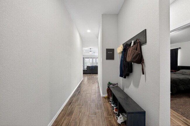 Building Photo - 20703 Ridgeview Rd