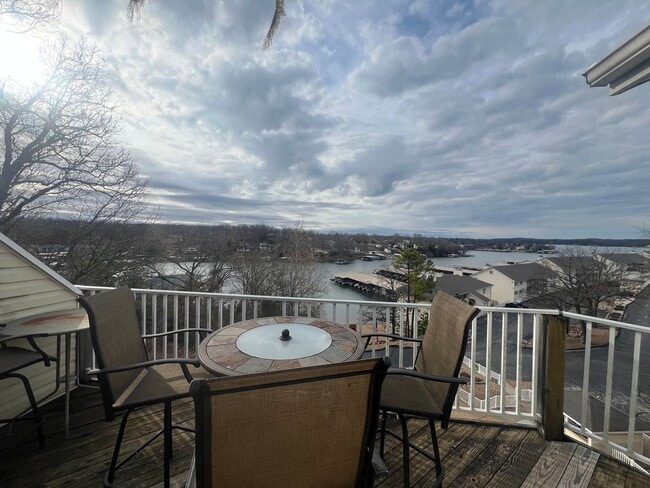 Building Photo - Lakeview Condo for Rent - The Ledges, Osage Beach!