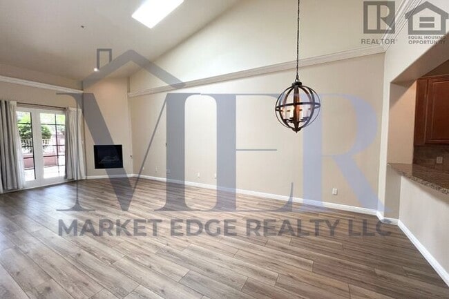 Building Photo - 3Bed/2.5Bath Townhouse w/2 Car Garage in Carefree! $399 MOVE-IN SPECIAL! Move-In Ready on 4/9/2026!