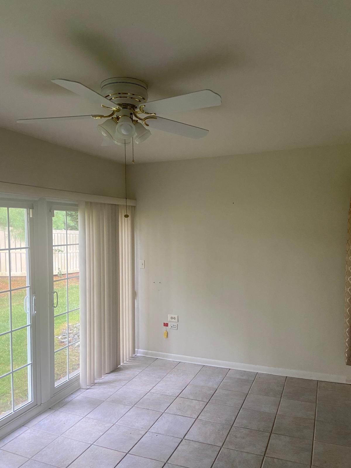 Building Photo - 1447 Thornwood Dr