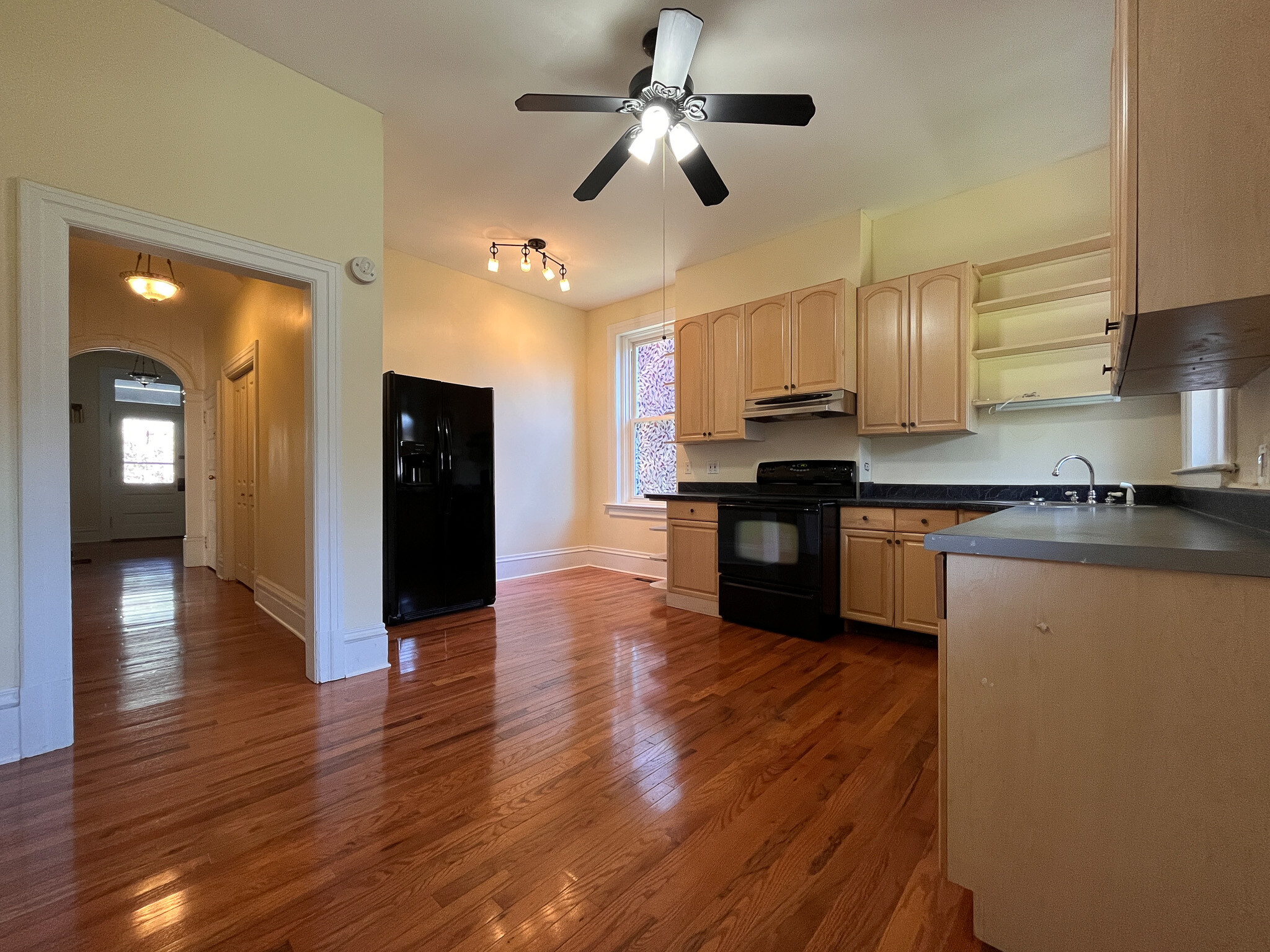 1st Floor Kitchen - 926 Savannah Ave