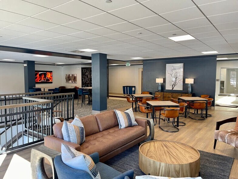 Building Photo - 535 South Park Avenue