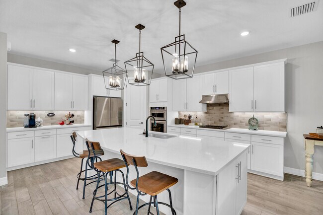 Building Photo - 10281 SW Captiva Dr