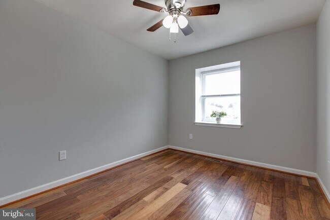 Building Photo - 3570 Lowlen Ct