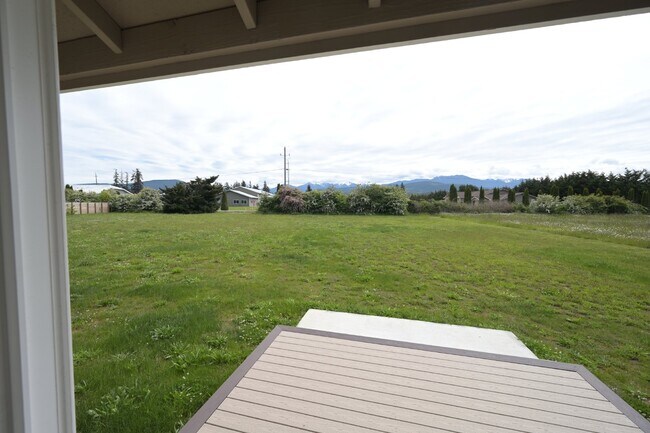 Building Photo - Newer 3 bed 2 bath home in Carlsborg