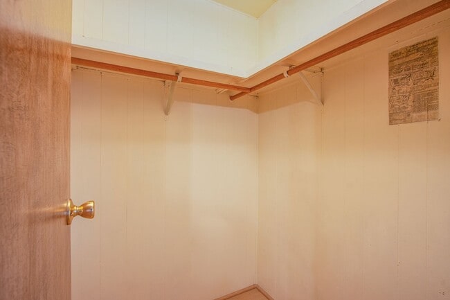 Building Photo - 55+ community 2 bed 2 bath