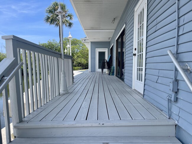 Building Photo - 400 N Hwy A1A