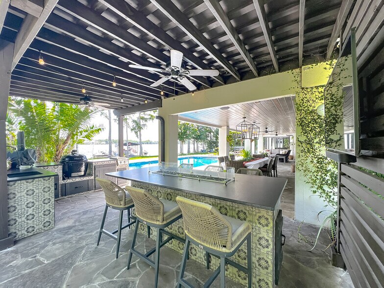 Outdoor Kitchen - 281 Shell Pt E