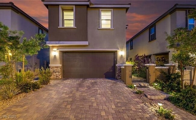 Building Photo - 12556 Skylight View St