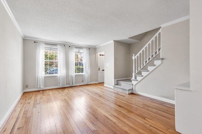 Building Photo - 3011 S Buchanan St