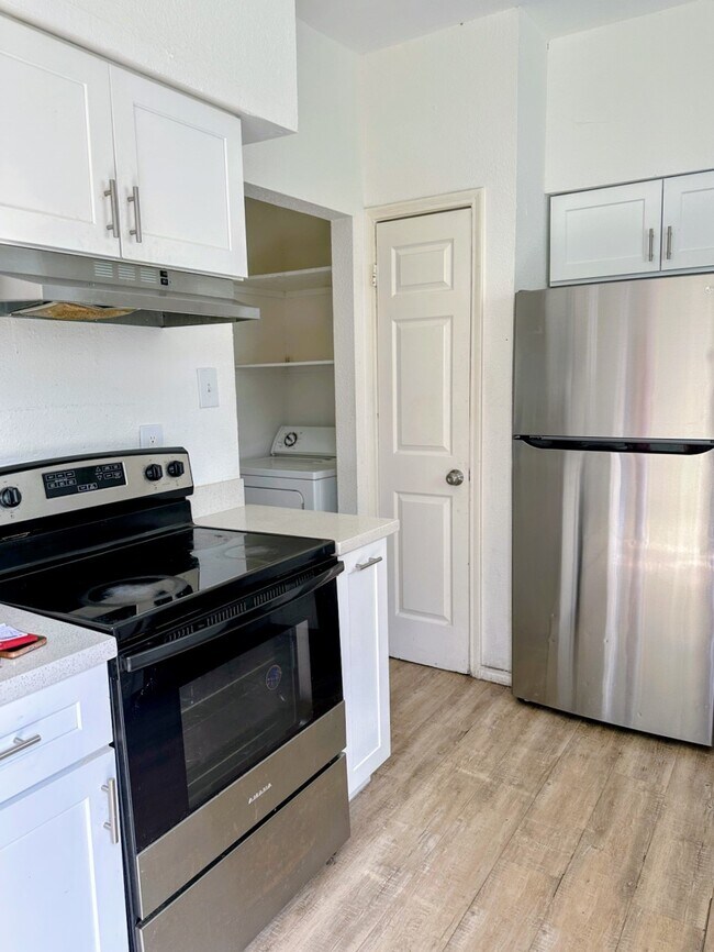 Building Photo - 12400 Brookglade Cir