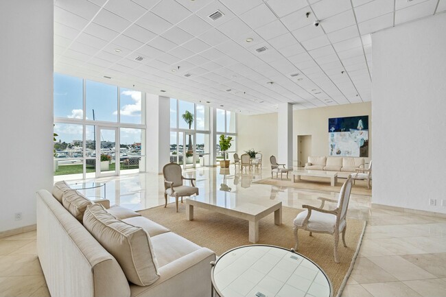 Building Photo - 400 N Flagler Dr