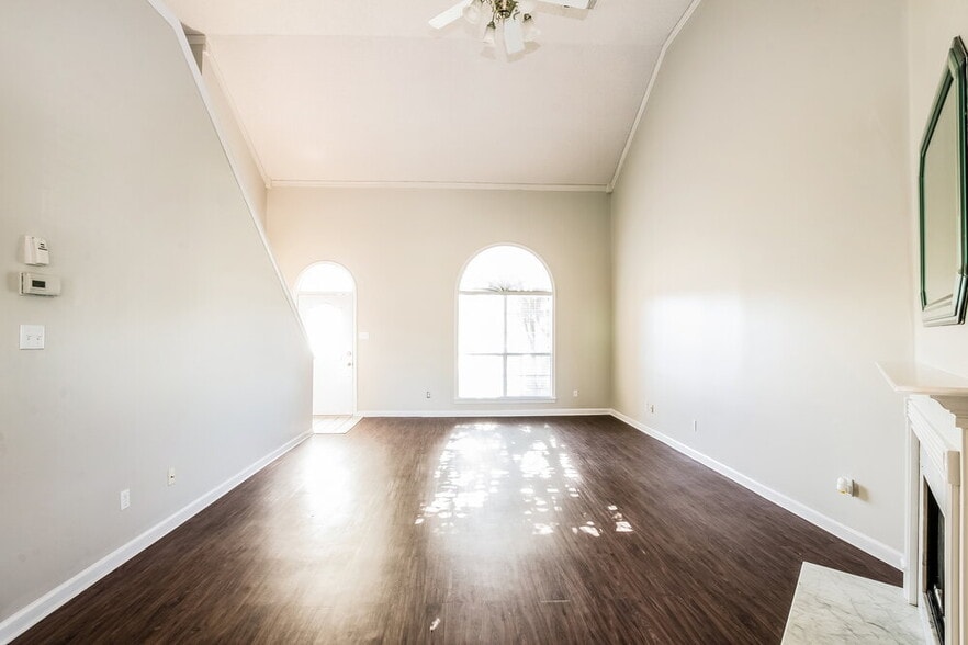 Building Photo - 3143 Woodland Pine Dr